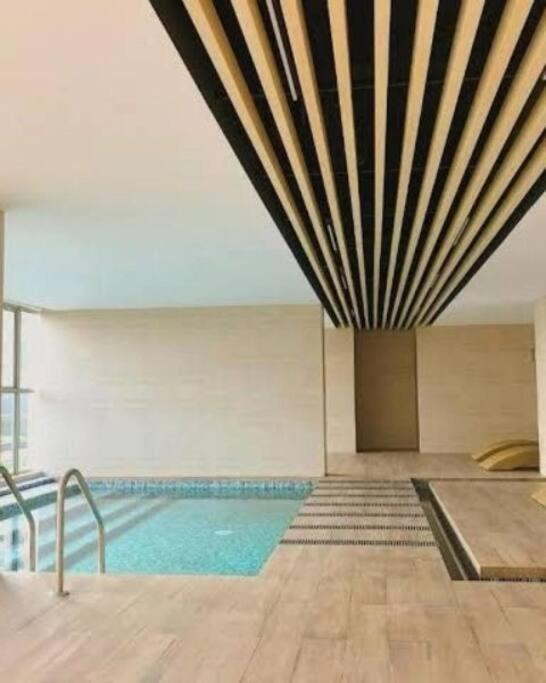 Apartemen Gold Coast Netflix Wifi Paris Sofabed